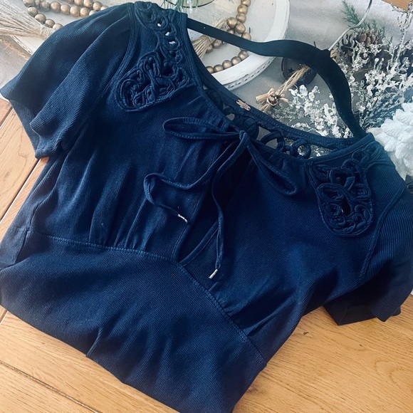 FREE PEOPLE We Are The Free Blast From The Past Short Sleeve V-Neck Top … - Picture 4 of 14